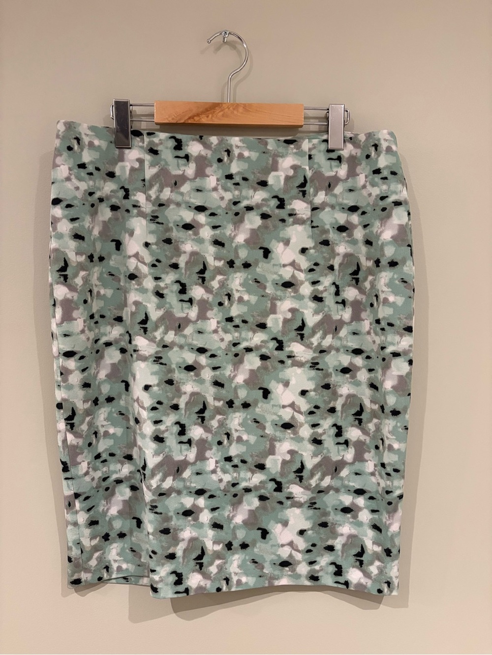 Ricki's Mint Green Abstract Print Pencil Skirt
